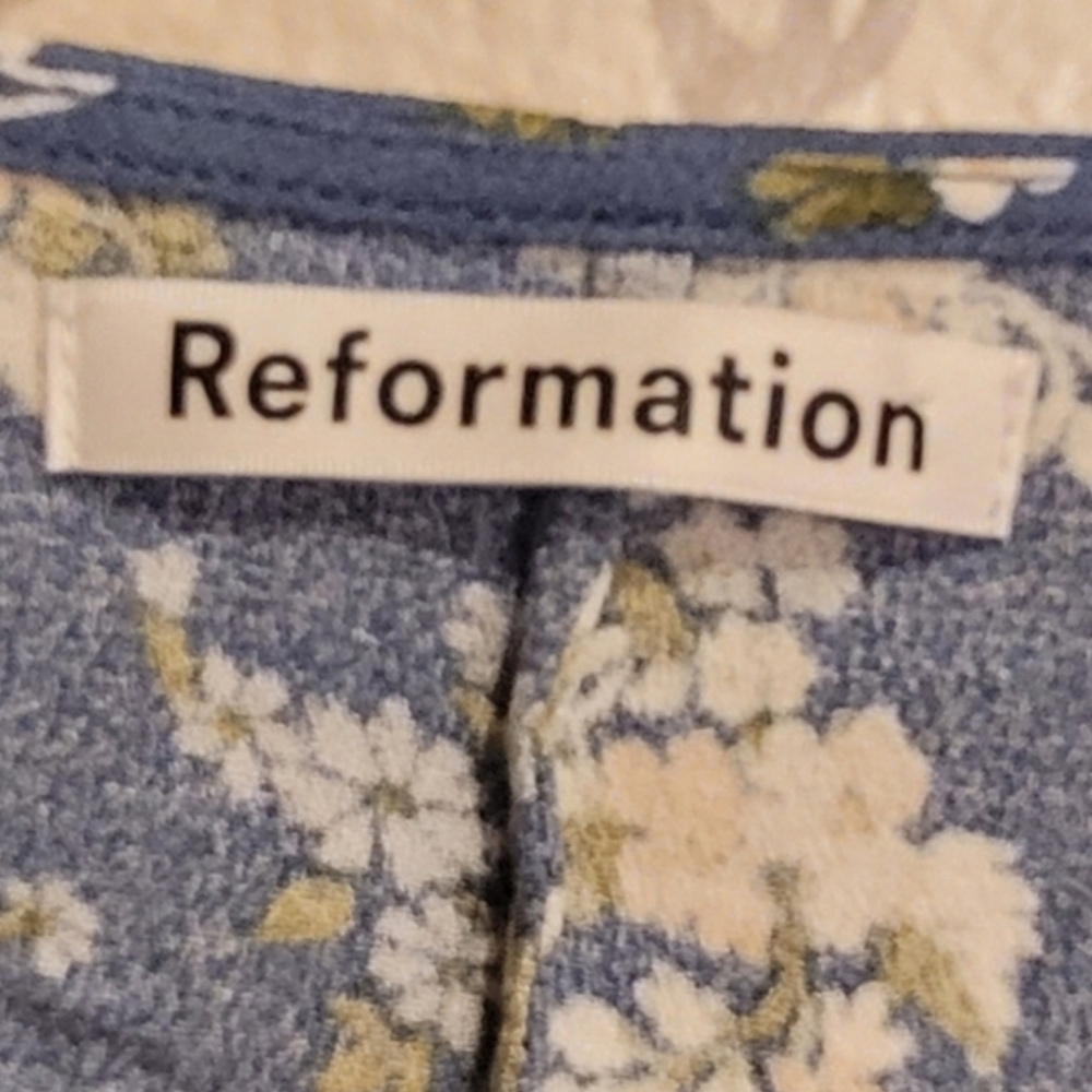 Reformation Blue Floral V-Neck Button-Front Puff Sleeve Top - Picture 5 of 7
